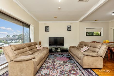 Property photo of 33 Marama Parade Mount Austin NSW 2650