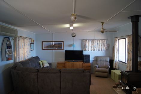 Property photo of 19 York Road Weeroona Island SA 5495