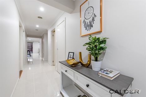 Property photo of 2 Synergy Court Taylors Hill VIC 3037