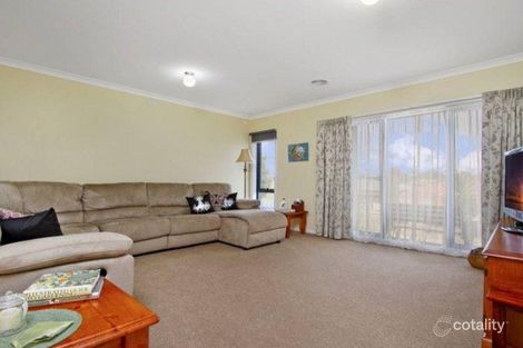 Property photo of 17 Bronze Drive Kangaroo Flat VIC 3555