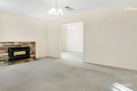 Property photo of 8 Friendship Square Cheltenham VIC 3192