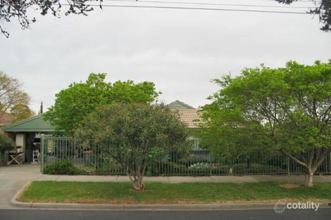 1 Willow Dr, Avondale Heights, VIC 3034