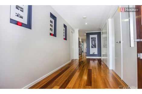Property photo of 17 Allerton Way Roxburgh Park VIC 3064