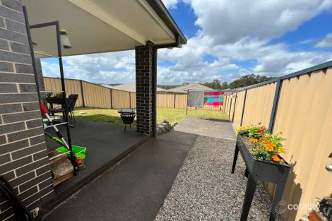 Property photo of 27 Tempranillo Crescent Cessnock NSW 2325