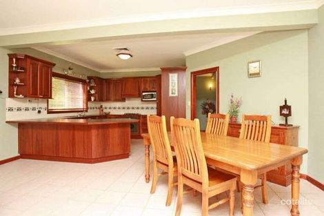 Property photo of 2 Honeyeater Crescent Blaxland NSW 2774