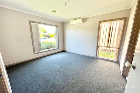 Property photo of 4 Tamborine Way Caroline Springs VIC 3023
