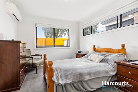 Property photo of 12 Oscar Circuit Roxburgh Park VIC 3064