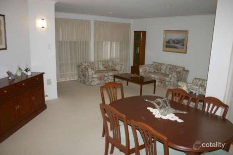 Property photo of 10 Lamont Close Green Point NSW 2251