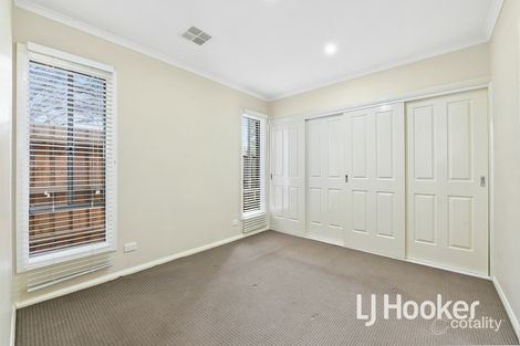 Property photo of 2/43 Wentworth Street Cranbourne North VIC 3977