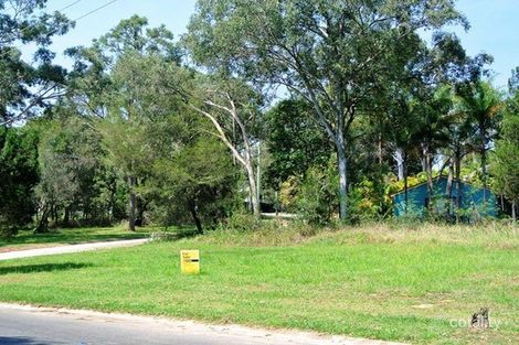 2 Blue Waters Cres, Macleay Island, QLD 4184