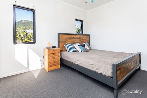 Property photo of 1/25 Abell Road Cannonvale QLD 4802