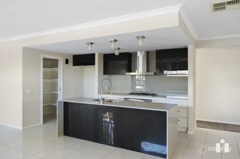 Property photo of 2 Shoal Circuit Doreen VIC 3754