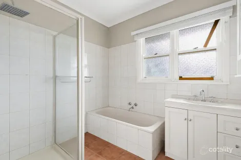 Property photo of 16 Ahern Road Pakenham VIC 3810