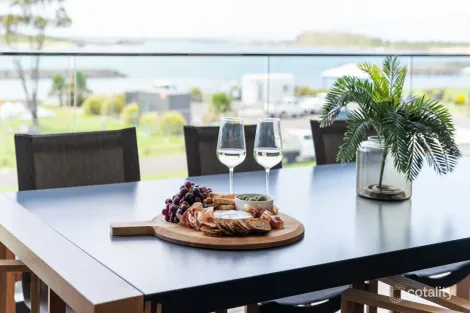 Property photo of 55 Reddall Parade Lake Illawarra NSW 2528