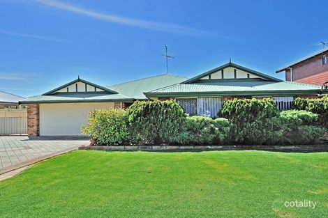 15 Noreena Ave, Golden Bay, WA 6174