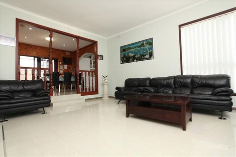 Property photo of 4 Gardner Court Albanvale VIC 3021