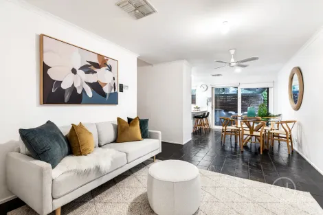 Property photo of 38 Balmoral Circuit Eltham VIC 3095