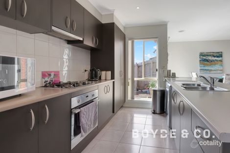 Property photo of 39 Nickell Court Drouin VIC 3818