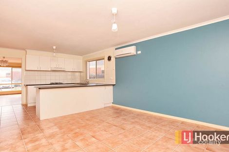 Property photo of 2/52 Latham Street Werribee VIC 3030