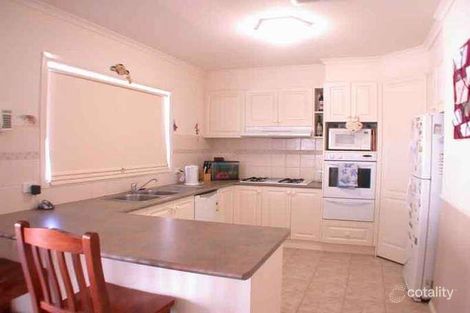 Property photo of 5 Stonehaven Avenue Cranbourne VIC 3977