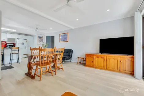 2/55 Government Rd, Labrador, QLD 4215