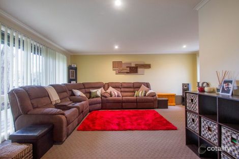 Property photo of 3 Langwarrin Crescent Langwarrin VIC 3910