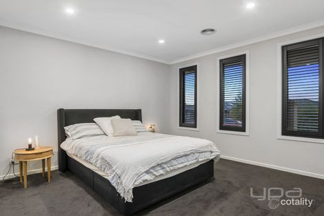 Property photo of 10 Jade Crescent Cobblebank VIC 3338