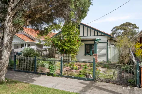 18 Fourth Ave, Brunswick, VIC 3056