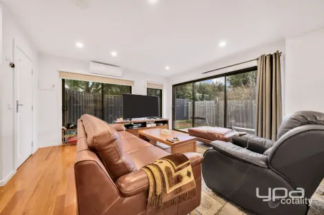 Property photo of 41 Pinnaroo Circuit Meadow Heights VIC 3048