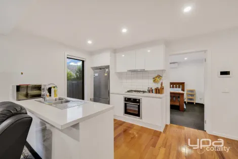 Property photo of 41 Pinnaroo Circuit Meadow Heights VIC 3048
