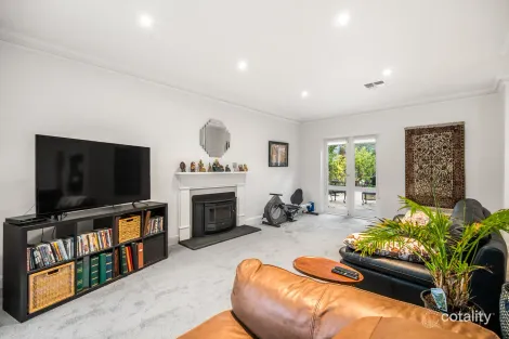 Property photo of 1/8A Wynyard Grove Wattle Park SA 5066