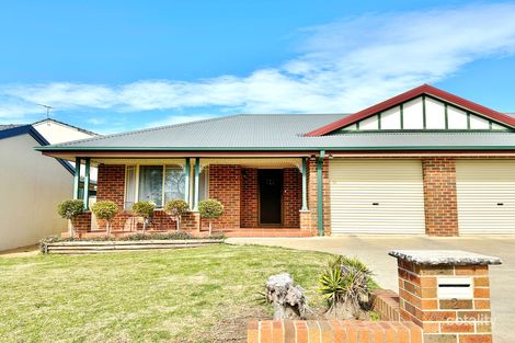 Property photo of 2/2 Old Barracks Lane Young NSW 2594