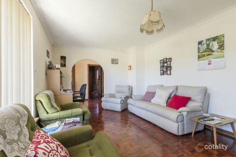 Property photo of 122 Railway Parade Queens Park WA 6107