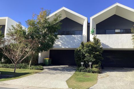 2/39 Magnoli Cct, Palm Beach, QLD 4221