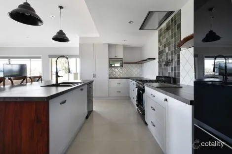 Property photo of 1074 Table Top Road Table Top NSW 2640