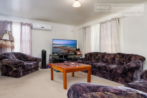 Property photo of 7 Warren Place Mount Austin NSW 2650