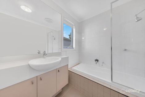 Property photo of 1 Pyrenees Lane South Morang VIC 3752