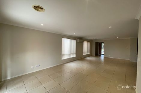 Property photo of 3 Waterside Drive Burnside Heights VIC 3023