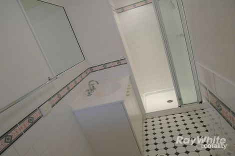 Property photo of 2/34 Wooloowin Avenue Wooloowin QLD 4030