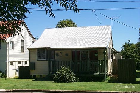 Property photo of 8 Bay Terrace Wynnum QLD 4178