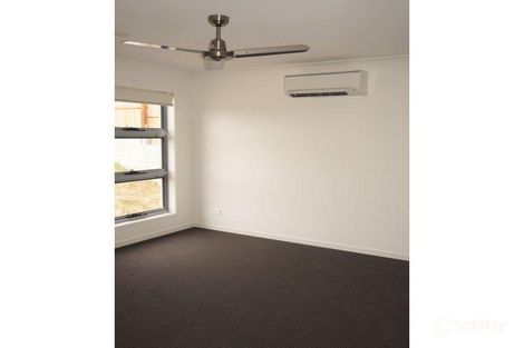 Property photo of 17 Joseba Place Springfield Lakes QLD 4300