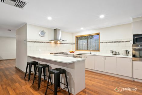 Property photo of 6 Leonie Court Narre Warren VIC 3805