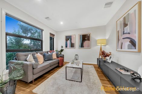 Property photo of 19 Ranfurlie Boulevard Cranbourne West VIC 3977