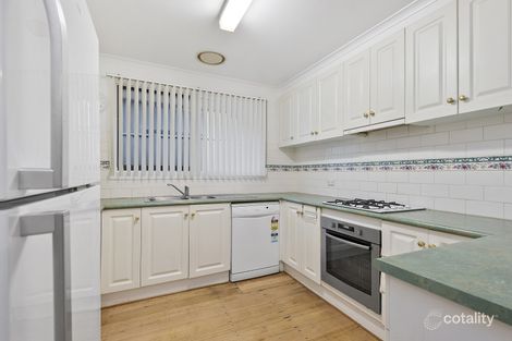 Property photo of 19 Coledale Close Endeavour Hills VIC 3802