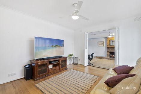 Property photo of 19 Coledale Close Endeavour Hills VIC 3802