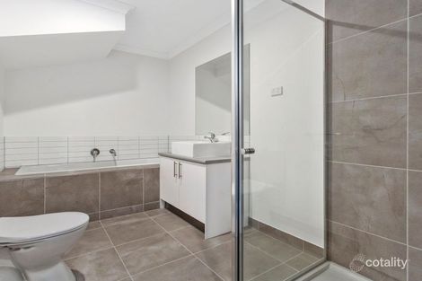 Property photo of 26 Nugget Way Cranbourne East VIC 3977