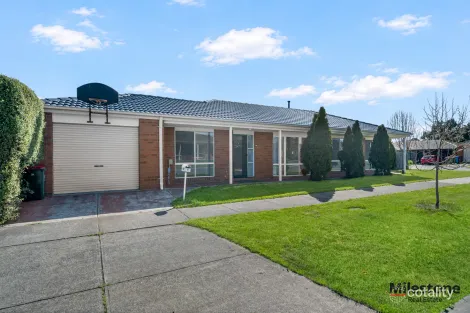 6 Jaye Pl, Cranbourne West, VIC 3977