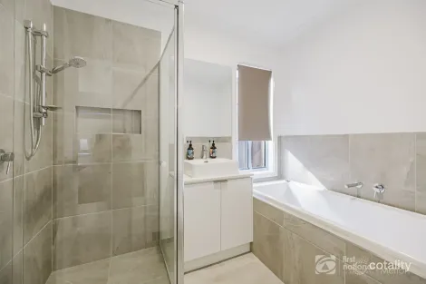 12 Enrica Dr, Melton South, VIC 3338