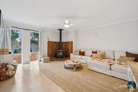 Property photo of 6 Deakin Court Kelmscott WA 6111