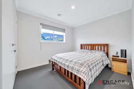 Property photo of 5 Duchess Court Point Cook VIC 3030